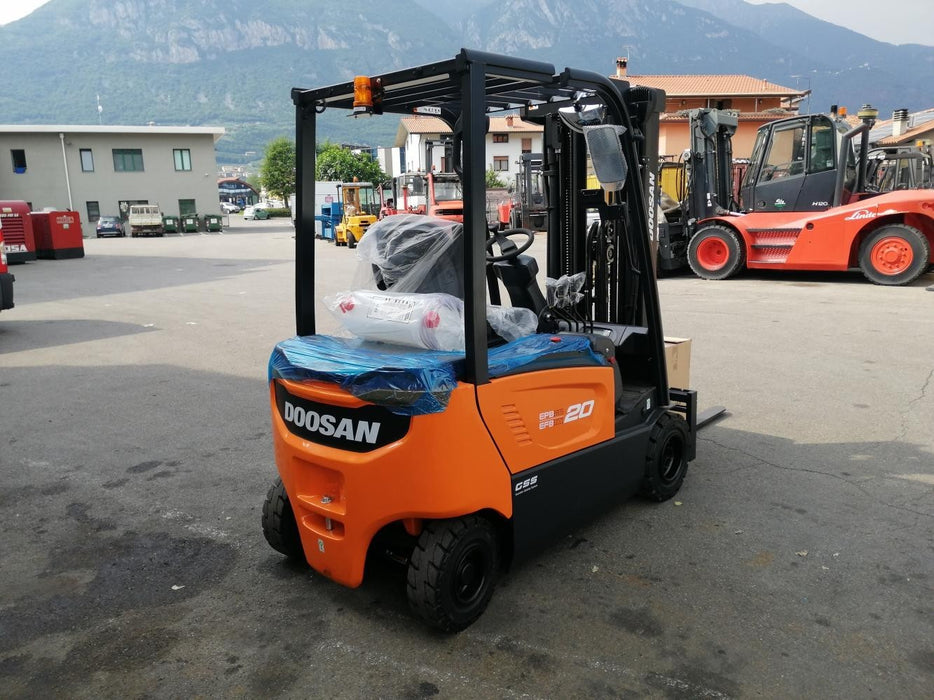 CARRELLO ELEVATORE FRONTALE ELETTRICO NUOVO DOOSAN B20X-7 PLUS