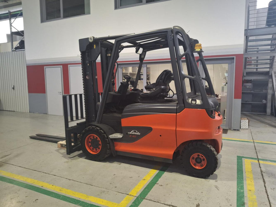 CARRELLO ELEVATORE FRONTALE ELETTRICO USATO LINDE E40H/600-01