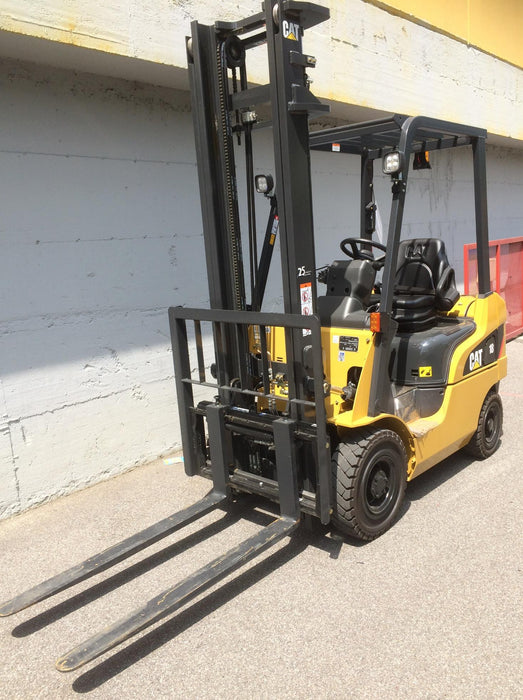 CARRELLO ELEVATORE FRONTALE USATO DIESEL CATERPILLAR DP18NT