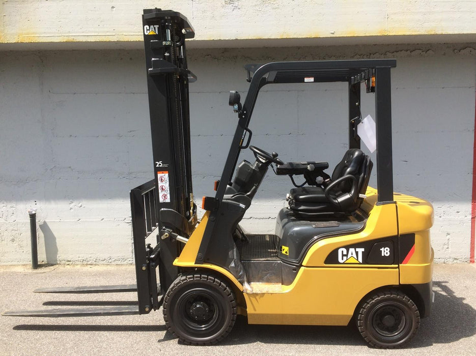 CARRELLO ELEVATORE FRONTALE USATO DIESEL CATERPILLAR DP18NT