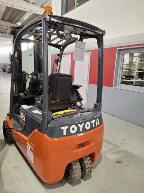 CARRELLO ELEVATORE FRONTALE ELETTRICO USATO TOYOTA 8FBE20T