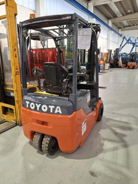 CARRELLO ELEVATORE FRONTALE ELETTRICO USATO TOYOTA 8FBE20T
