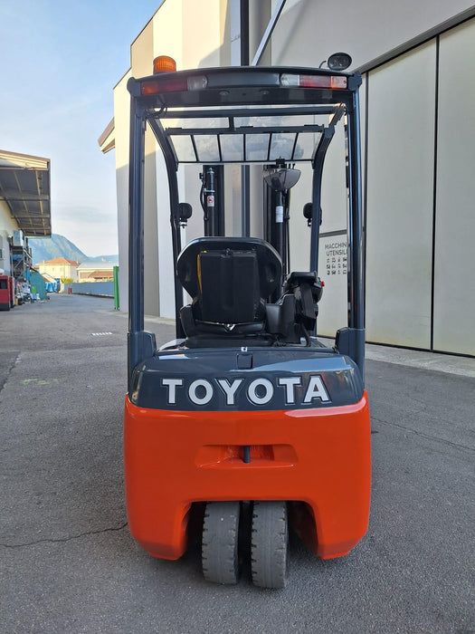 CARRELLO ELEVATORE FRONTALE ELETTRICO USATO TOYOTA 8FBEK18T-11767