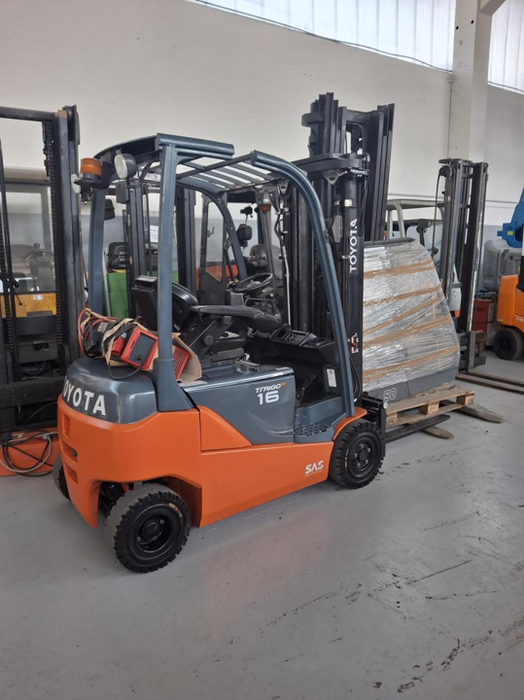 CARRELLO ELEVATORE FRONTALE ELETTRICO USATO TOYOTA 8FBEK16T ANNO 2016