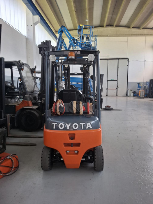 CARRELLO ELEVATORE FRONTALE ELETTRICO USATO TOYOTA 8FBEK16T ANNO 2016