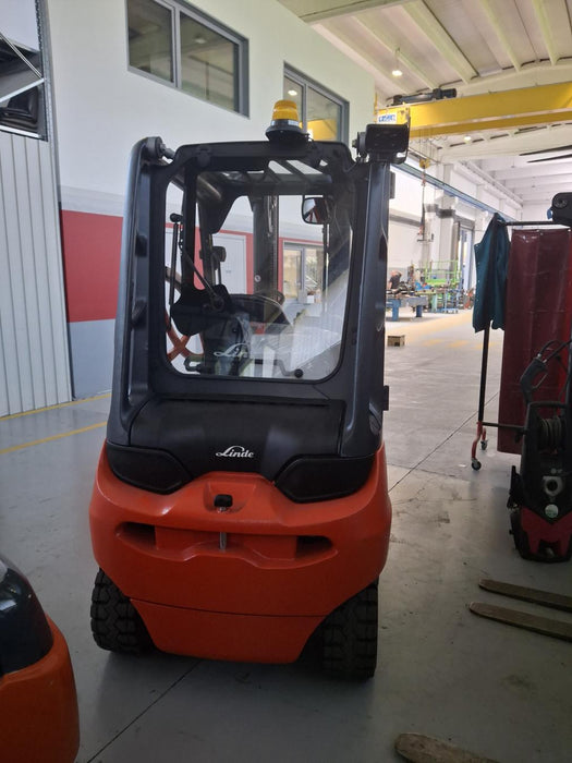 CARRELLO ELEVATORE ELETTRICO LINDE E30 RIQUALIFICATO