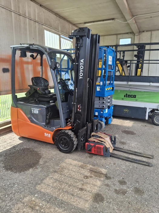 CARRELLO ELEVATORE FRONTALE ELETTRICO USATO TOYOTA 8FBEK18T ANNO 2020