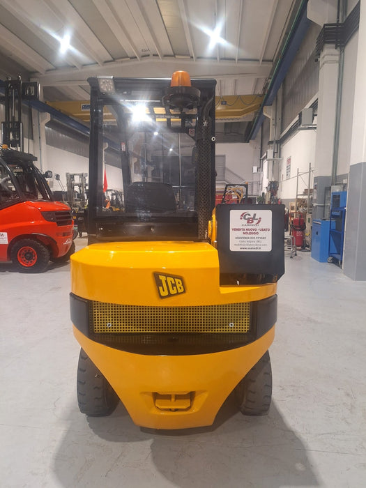 SOLLEVATORE TELESCOPICO DIESEL USATO JCB TL30D