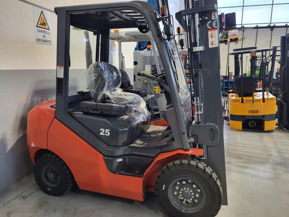 CARRELLO ELEVATORE FRONTALE DIESEL NUOVO NOBLELIFT FD25S