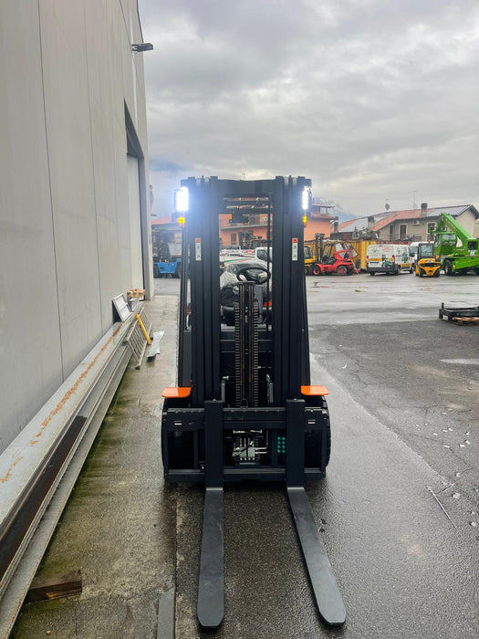 CARRELLO ELEVATORE FRONTALE ELETTRICO NUOVO DOOSAN B30NS VENDITA E NOLEGGIO