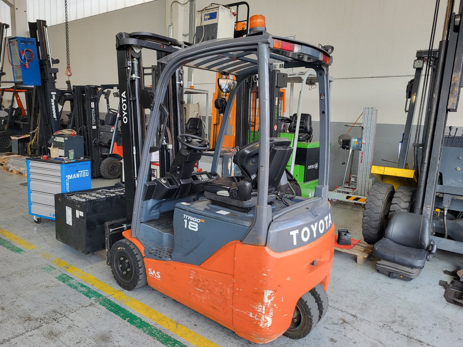 CARRELLO ELEVATORE FRONTALE ELETTRICO USATO TOYOTA 8FBEK18T