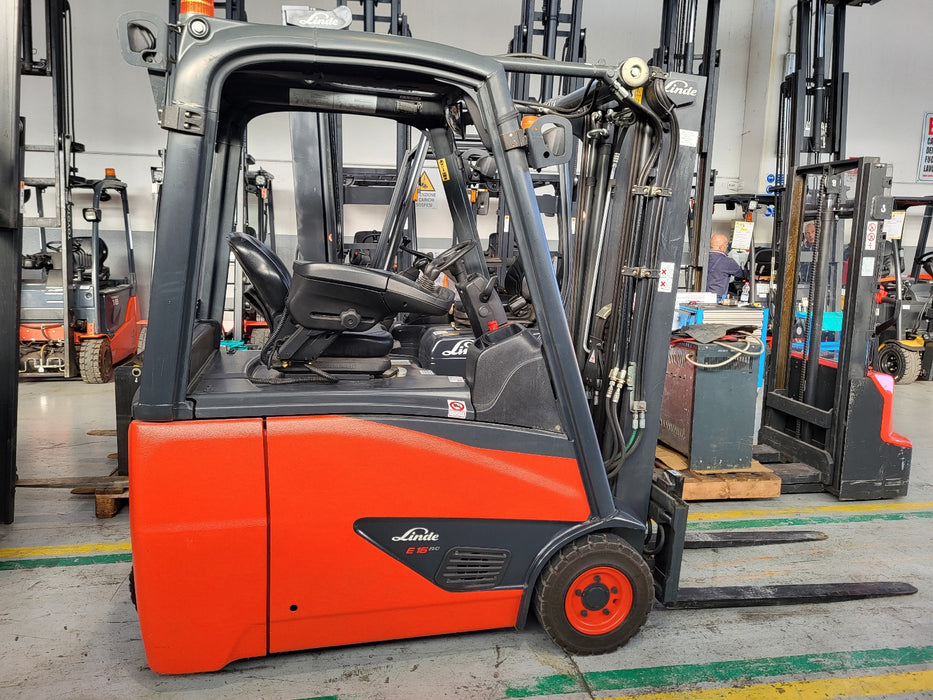 CARRELLO ELEVATORE FRONTALE ELETTRICO LINDE E16H-02 USATO