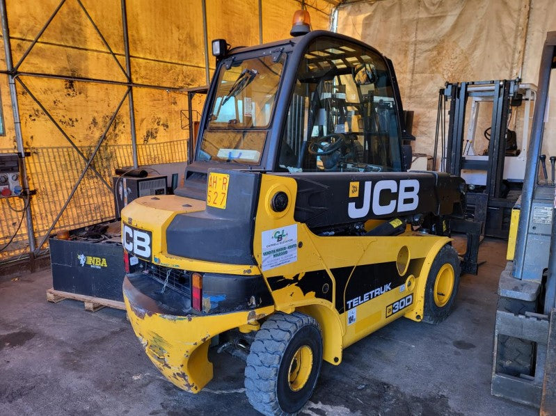 SOLLEVATORE TELESCOPICO DIESEL USATO JCB TL30D TCR